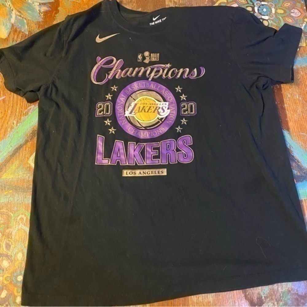 Classic Nike NBA Los Angeles Lakers 2020 Champions Men's T-Shirt Size La…